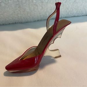 Just the Right Shoes Love Bite